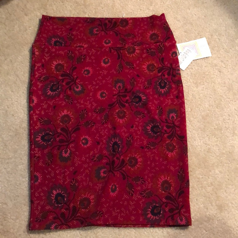 LuLa Roe Cassie Red Skirt Small